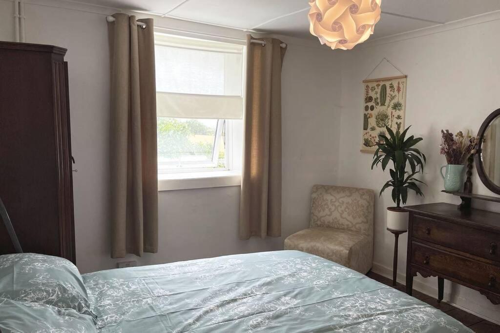 Cosy 2-Bedroom Family Cottage Centrally Located. Leedstown Екстер'єр фото